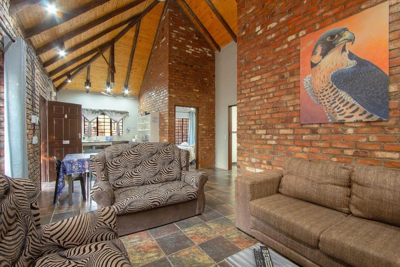 Kruger Wild Dog Inn Marloth Park Exterior photo