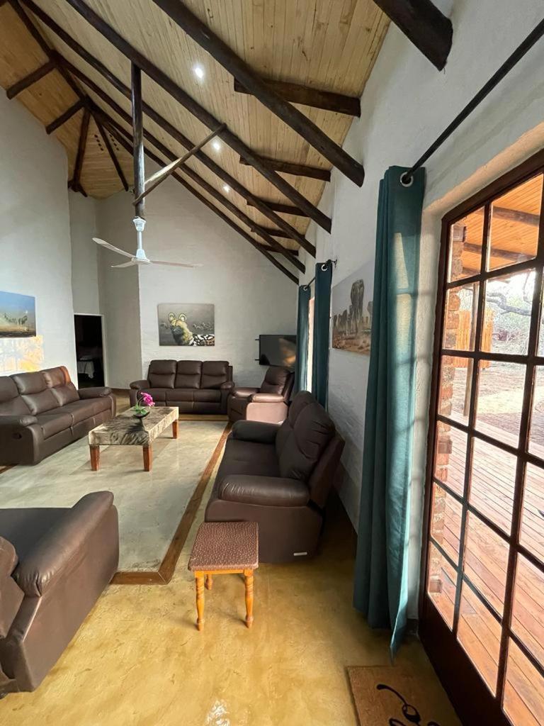 Kruger Wild Dog Inn Marloth Park Exterior photo