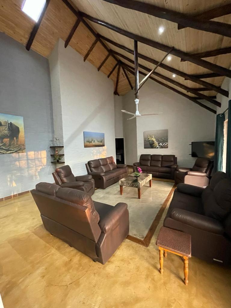 Kruger Wild Dog Inn Marloth Park Exterior photo