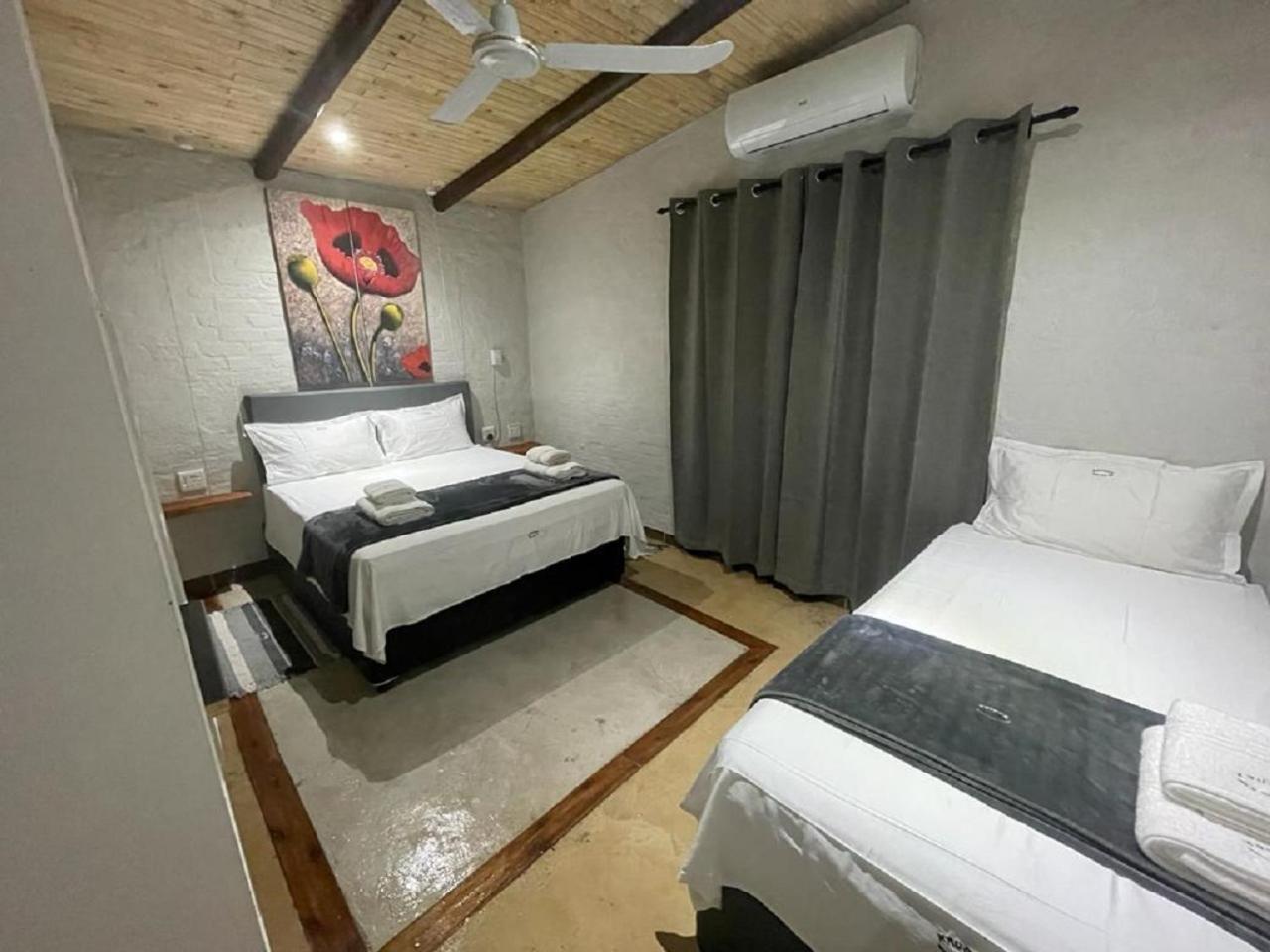 Kruger Wild Dog Inn Marloth Park Exterior photo